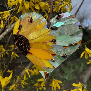 mozaik szív, napraforgóval, üveggel  és gyönggyel - Meska.hu