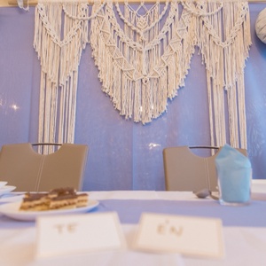 Makramé boldogságkapu, köszönőajándékkal - esküvő - dekoráció - helyszíni dekor - Meska.hu