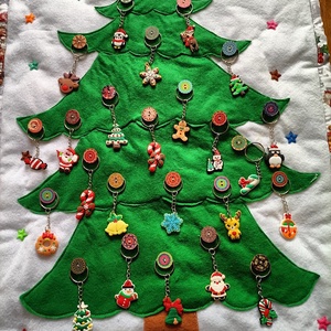 Adventi naptár- fenyőfás, Karácsony, Adventi díszek, Adventi naptár, Varrás, MESKA