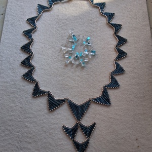 Elegáns 3D hatású gyöngyfűzött nyaklánc, Ékszer, Nyaklánc, Y nyaklánc, Gyöngyfűzés, gyöngyhímzés, MESKA