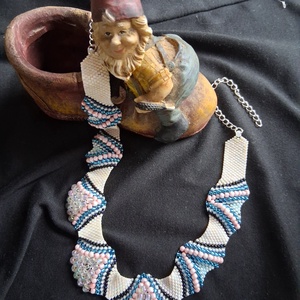 Elegáns 3D hatású gyöngyfűzött nyaklánc - ékszer - nyaklánc - hosszú nyaklánc - Meska.hu