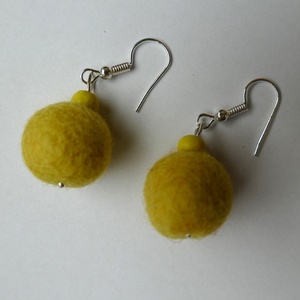 Citrom csepp - nemezelt fülbevaló fa gyönggyel - ékszer - fülbevaló - lógó fülbevaló - Meska.hu