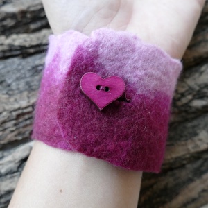 Pink lélekmelegítő- nemezelt karpánt, karkötő, csuklómelegítő, Ékszer, Széles karkötő, Karkötő, Nemezelés, Ékszerkészítés, MESKA