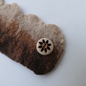 Barna lélekmelegítő- nemezelt karpánt, karkötő, csuklómelegítő - ékszer - karkötő - széles karkötő - Meska.hu