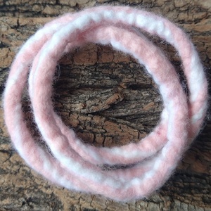 Cukorka nemez lánc -nemezelt karkötő, nyaklánc, bokalánc, hajdísz..., Esküvő, Ékszer, Karkötő & Csuklódísz, Nemezelés, MESKA