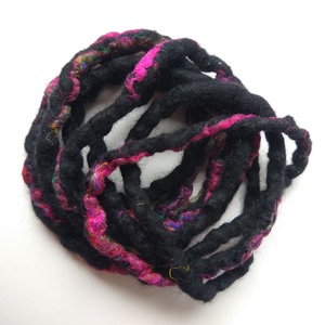 Karnevál nemez lánc - gyapjúból, selyemmel nemezelt karkötő, nyaklánc, bokalánc, hajdísz... - ékszer - karkötő - széles karkötő - Meska.hu