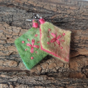 Bohém fülbevaló 1. - újra felhasznált anyagból készült, színes, gyapjú fülbevaló  - ékszer - fülbevaló - lógó fülbevaló - Meska.hu