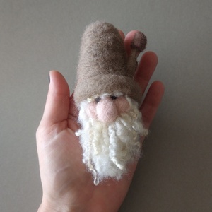 Gomba apó - waldorf manó gyapjúból nemezelve - otthon & életmód - dekoráció - asztal és polc dekoráció - asztaldísz - Meska.hu