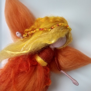 Narancsszínű tündér - tűnemezelt gyapjú tündér, gyapjúból , selyemmel, gyöngyökkel  - Meska.hu
