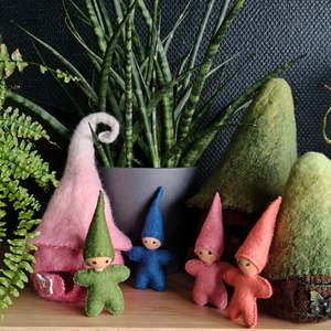Marokmanó zöld - gyapjúfilc baba, Waldorf játék  - játék & sport - baba & babaház - baba - Meska.hu