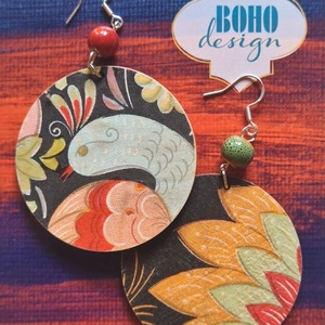 BOHOdesign aszimmetrikus fülbevaló - Színes tollú madár - Meska.hu