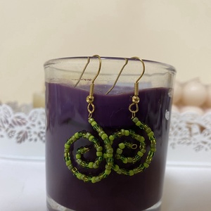 Zöld csigavonalas fülbevaló - ékszer - fülbevaló - lógó fülbevaló - Meska.hu