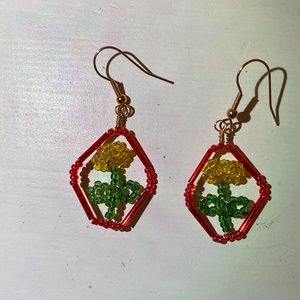 Piros keretes virág fülbevaló - ékszer - fülbevaló - lógó fülbevaló - Meska.hu