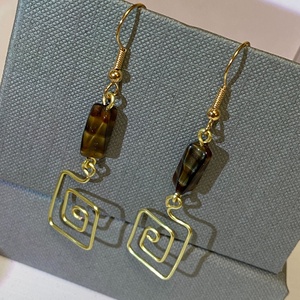 Barna köves fülbevaló - ékszer - fülbevaló - lógó fülbevaló - Meska.hu