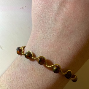 Barna köves karkötő - Meska.hu