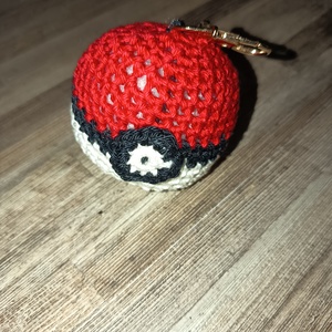 Pokélabda kulcstartó - táska & tok - kulcstartó & táskadísz - kulcstartó - Meska.hu