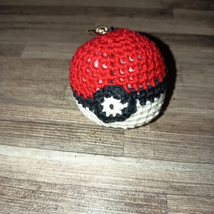 Pokélabda kulcstartó - táska & tok - kulcstartó & táskadísz - kulcstartó - Meska.hu