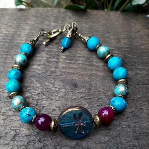 Szitakötő achátok között - ékszer - karkötő - gyöngyös karkötő - Meska.hu