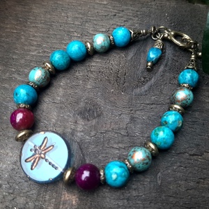 Szitakötő achátok között - ékszer - karkötő - gyöngyös karkötő - Meska.hu