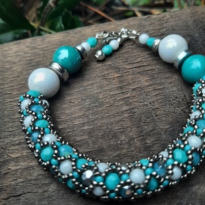 Türkiz és fehér - ékszer - karkötő - gyöngyös karkötő - Meska.hu