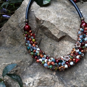 Szines, vidám, virágos - ékszer - nyaklánc - gyöngyös nyaklánc - Meska.hu