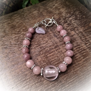 Halvány rózsaszín jade karkötő lámpagyönggyel - ékszer - karkötő - gyöngyös karkötő - Meska.hu