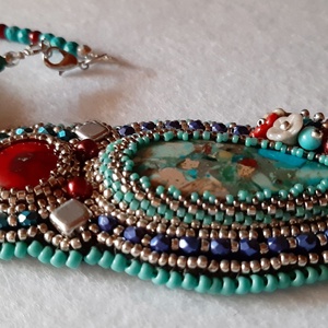 Nyaklánc gyöngyhímzett medállal - ékszer - nyaklánc - medálos nyaklánc - Meska.hu