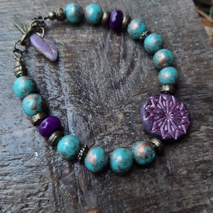 Lila és türkiz - ékszer - karkötő - gyöngyös karkötő - Meska.hu