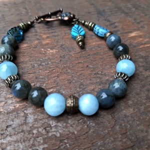 Labradorit és akvamarin karkötő - ékszer - karkötő - gyöngyös karkötő - Meska.hu