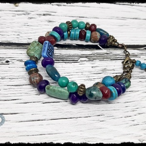 Színes, vidám vegyes ásvány karkötő - ékszer - karkötő - gyöngyös karkötő - Meska.hu