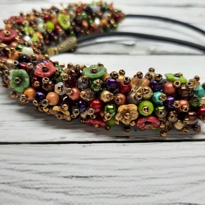 Szines, virágos, apró gyöngyös nyaklánc - ékszer - nyaklánc - statement nyaklánc - Meska.hu