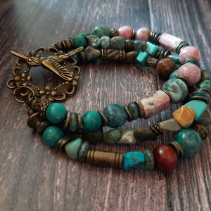 karkötő valódi türkiz, jáspis és rodokrozit gyöngyökkel - Meska.hu