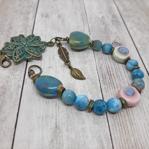 Apatit-kerámia karkötő, bohém stílus ékszer, kék karkötő, féldrágakő karkötő - ékszer - karkötő - gyöngyös karkötő - Meska.hu