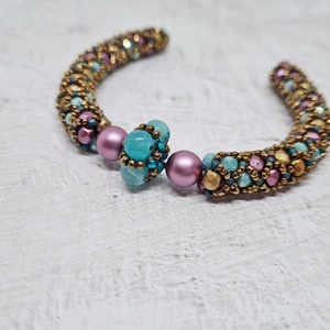 Arany szinú karkötő akvamarinnal - ékszer - karkötő - karkötő medállal - Meska.hu