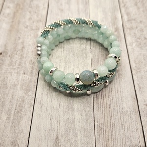 Halvány türkizkék karperec - ékszer - karkötő - memóriadrótos karkötő - Meska.hu