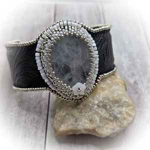 Fehér kvarc köves karperec, Ékszer, Karkötő, Széles karkötő, Ékszerkészítés, MESKA