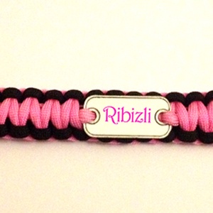 Paracord karkötő egyedi szöveggel - ékszer - karkötő - fonott karkötő - Meska.hu