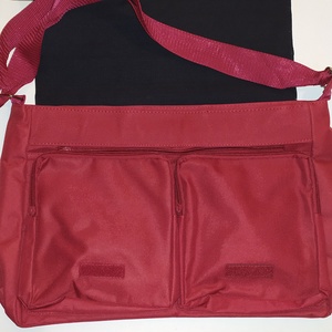 Nagyméretű egyedi oldaltáska - táska & tok - kézitáska & válltáska - vállon átvethető táska - Meska.hu