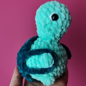 Zöld teknős kis meglepetéssel horgolt amigurumi ajándék játék felnőtt gyerek - játék & sport - plüssállat & játékfigura - plüss mesefigurák - Meska.hu