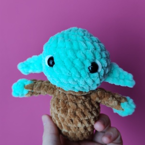 Kicsi Baby Yoda/ Grogu ihlette figura, zöld jedi horgolt amigurumi ajándék játék felnőtt gyerek - Meska.hu