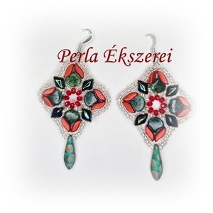 Virágos dallam nemzeti színekre hangolva - ékszer - fülbevaló - lógó fülbevaló - Meska.hu