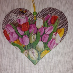 Szív alakú tulipános fa üdvözlő tábla, Otthon & Életmód, Dekoráció, Ajtó- és ablak dekoráció, Ajtótábla, Decoupage, transzfer és szalvétatechnika, MESKA