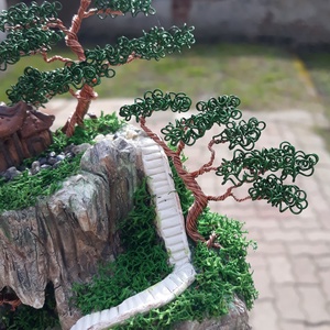 Hegyi kisház bonsai fákkal - otthon & lakás - dekoráció - asztal és polc dekoráció - bonsai - Meska.hu