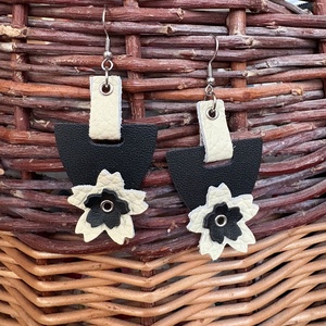 Ebony and ivory - ékszer - fülbevaló - lógó fülbevaló - Meska.hu