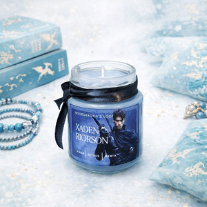 Xaden Riorson - Fourth Wing - szójaviasz könyves gyertya - Meska.hu