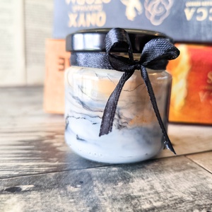 Violet Sorrengail - Fourth Wing - szójaviasz könyves gyertya - otthon & életmód - gyertya, illat, aroma - gyertya - Meska.hu