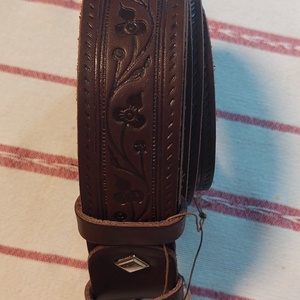 Barna bőr leveles öv - Meska.hu