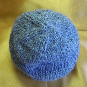 Gyapjú, kötött, férfi sapka - szürke, kék csíkos - ruha & divat - sál, sapka, kendő - sapka - Meska.hu