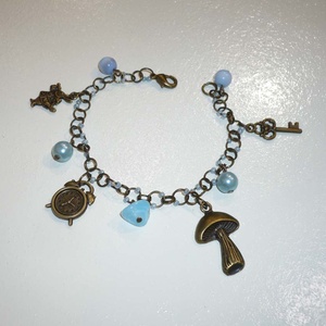 Nyúl, kulcs, óra,  gomba- kék, réz Alice in Wonderland karkötő -  - Meska.hu