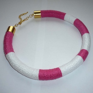 Pink-fehér - horgolt statement fonal nyaklánc, Twist-kollekció - ékszer - nyaklánc - nyakpánt, gallér - Meska.hu